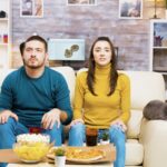 дивитися телевізор